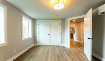 162 Waldo Ave, Belfast, ME 04915