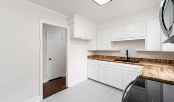 2004 Woodside Dr, Camden, SC 29020