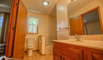 1302 E Linden St, Algona, IA 50511
