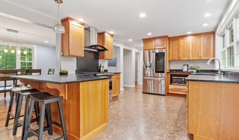 67 Quaker Ln, Bolton, MA 01740