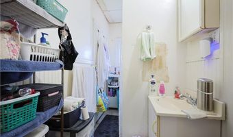 10 Walnut St, East Providence, RI 02914
