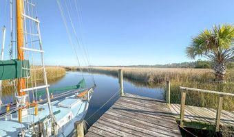 341 Smith Rd, Apalachicola, FL 32320
