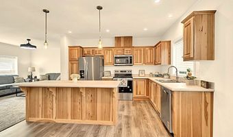 490 Moffit Ln, Springfield, OR 97477