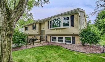 5514 Meadowood Dr, Fitchburg, WI 53711