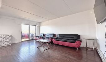 735 N Swift Rd 102, Addison, IL 60101