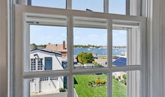 693 Hope St, Bristol, RI 02809