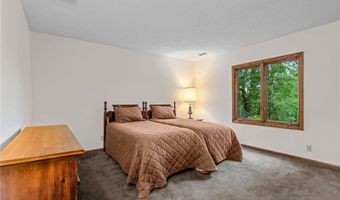 1267 Nursery Hill Ln, Arden Hills, MN 55112