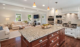 10 Duffys Ln, Darien, CT 06820