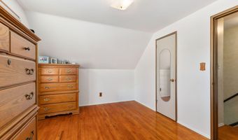 10 Tanglewood Rd, Albany, NY 12205