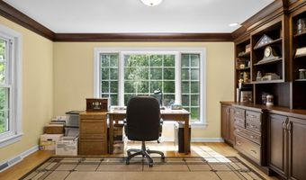 17 Schuyler Hills Rd, Albany, NY 12211