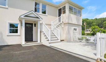 3 Hill St, New Canaan, CT 06840