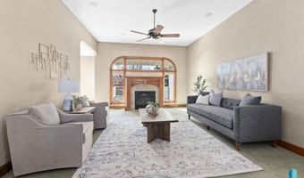 417 E Meadowlark Cir, Brandon, SD 57005