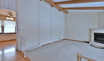 231 N Flora Pkwy, Addison, IL 60101