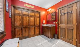 15 Fairfax St, Bangor, ME 04401