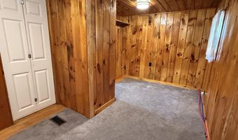 9 Village Dr, Brattleboro, VT 05301