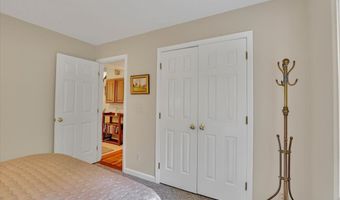 19 Oak Leaf Cir, Coventry, CT 06238