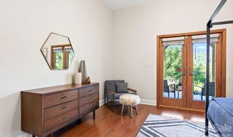 9 Bees Mountain Dr, Asheville, NC 28804