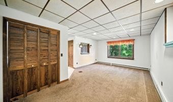 30 Lakeshore Dr, Alloway, NJ 07422