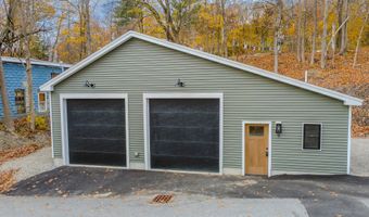 9 Hutchins St, Auburn, ME 04210