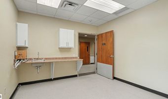 842 W Warwick Dr, Alma, MI 48801