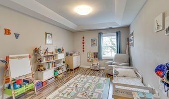 6301 EDSALL Rd 122, Alexandria, VA 22312