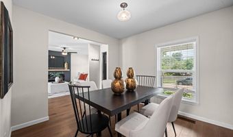 378 Palermo Dr, Ballwin, MO 63021