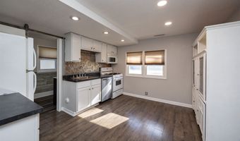209 4th St SE, Altoona, IA 50009