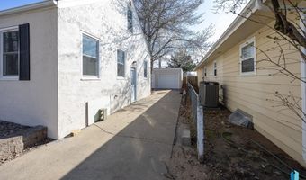 916 S 10th Ave, Sioux Falls, SD 57104