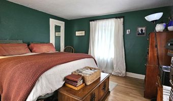 28 Tulip St, Bristol, CT 06010