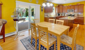 449 Montgomery St, Bayville, NJ 08721