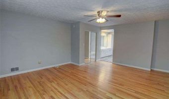 639 Lakeshore Dr, Berkeley Lake, GA 30096
