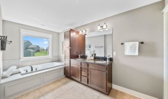 316 34th St SE, Altoona, IA 50009