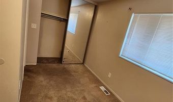 815 Portsdown Rd, Ballwin, MO 63011