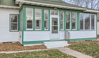 555 Tyler St, Anoka, MN 55303