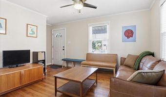 2147 S OAKLAND St, Arlington, VA 22204