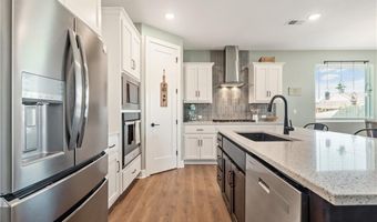 1592 Grayhawk Dr, Basehor, KS 66007