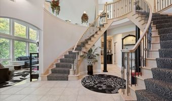 925 N River Rd, Algonquin, IL 60102