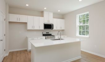 1 Dahlia Ct, Bayville, NJ 08721