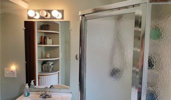95 Mohawk St, Coventry, RI 02816