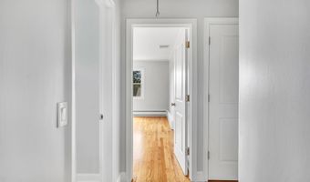 27 Skyline Dr, Brookfield, CT 06804