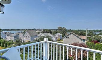 33 Withington Rd, Narragansett, RI 02882