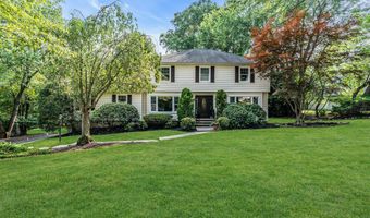 28 Doherty Dr, Middletown, NJ 07748