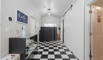 32 Throneberry Trl, Anderson, MO 64831