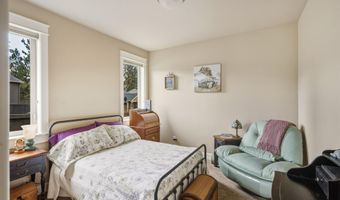 60414 Hedgewood Ln, Bend, OR 97702