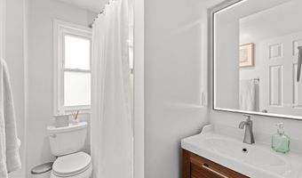 1610 SUTER St, Alexandria, VA 22314
