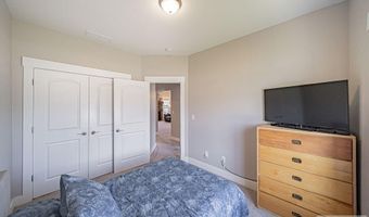1043 Diamond Dr, Ammon, ID 83406