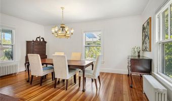 84 Rodman St, Narragansett, RI 02882