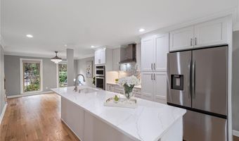 4163 Glen Meadow Dr, Peachtree Corners, GA 30092