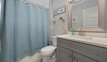 4 HARPOON Dr, Barnegat, NJ 08005