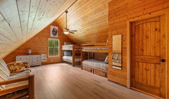 9 PINE St, Alpine, WY 83128